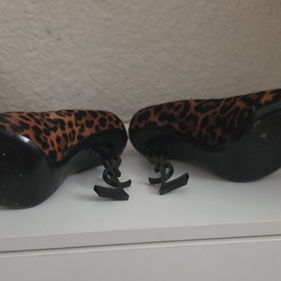 Saint Laurent Leopard Print Heels - Picture 5 of 5